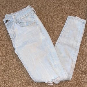 Low rise ripped jeggings size : 2 SHORT